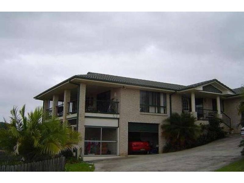 10 Tyrone Terrace, Banora Point NSW 2486
