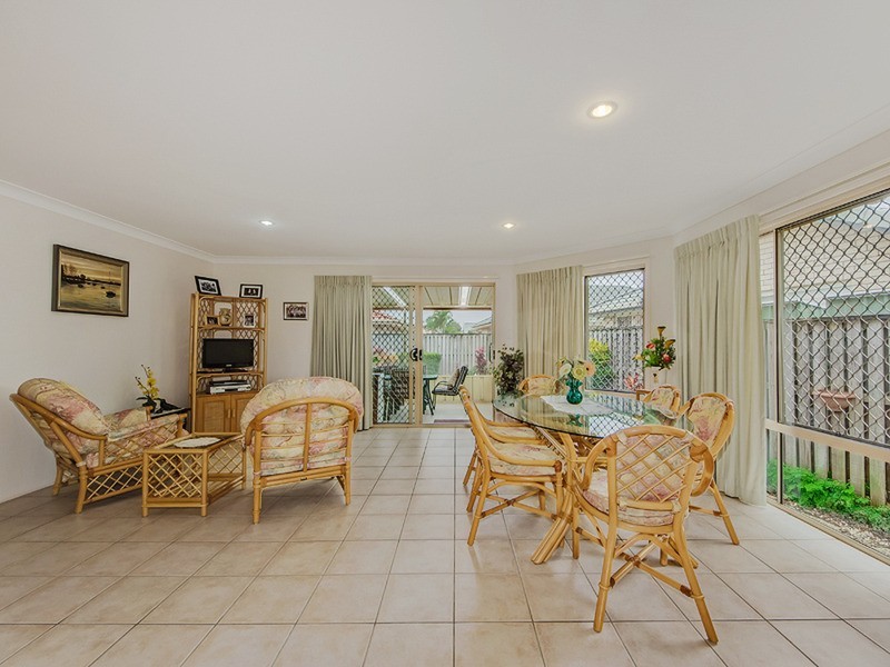 7 Narara Crescent, Banora Point NSW 2486