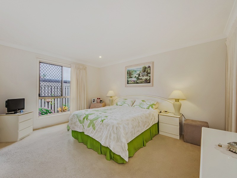 7 Narara Crescent, Banora Point NSW 2486