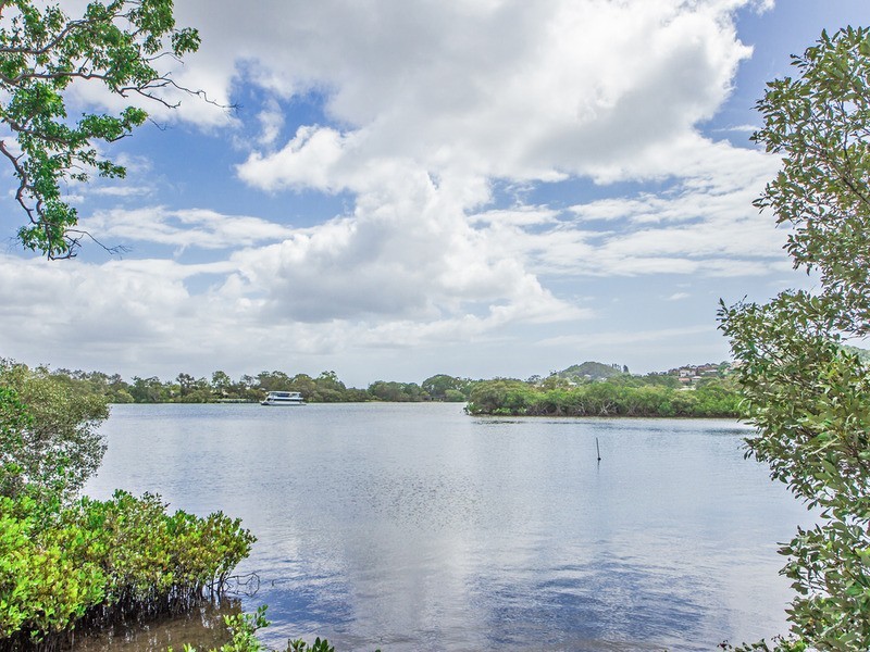 2 Floral Avenue, Tweed Heads South NSW 2486