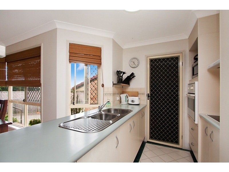 2/10 Honeymyrtle Drive, Banora Point NSW 2486