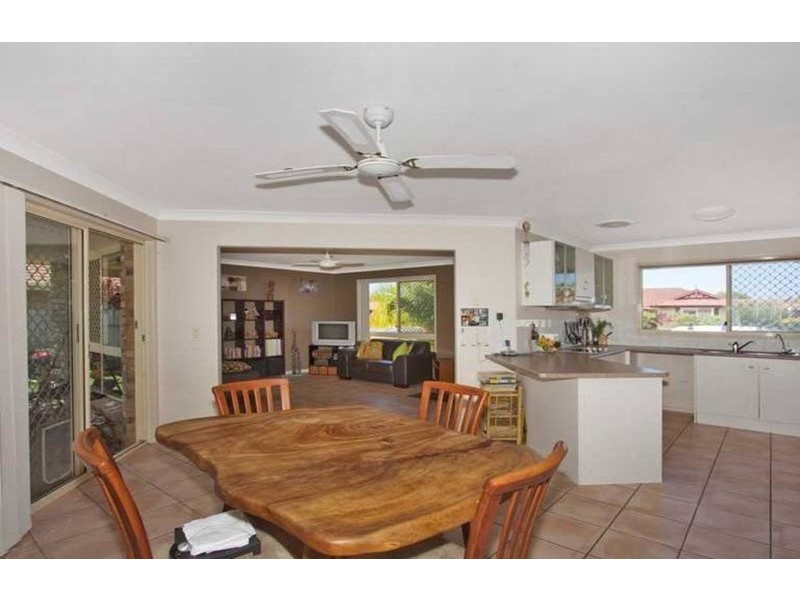 72 Avondale Drive, Banora Point NSW 2486