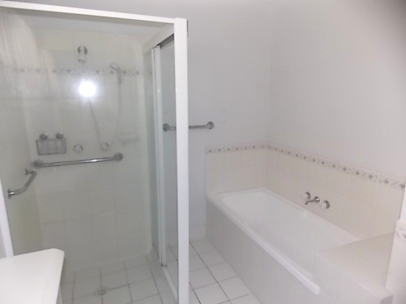 2/13 Kentia  Crescent, Banora Point NSW 2486