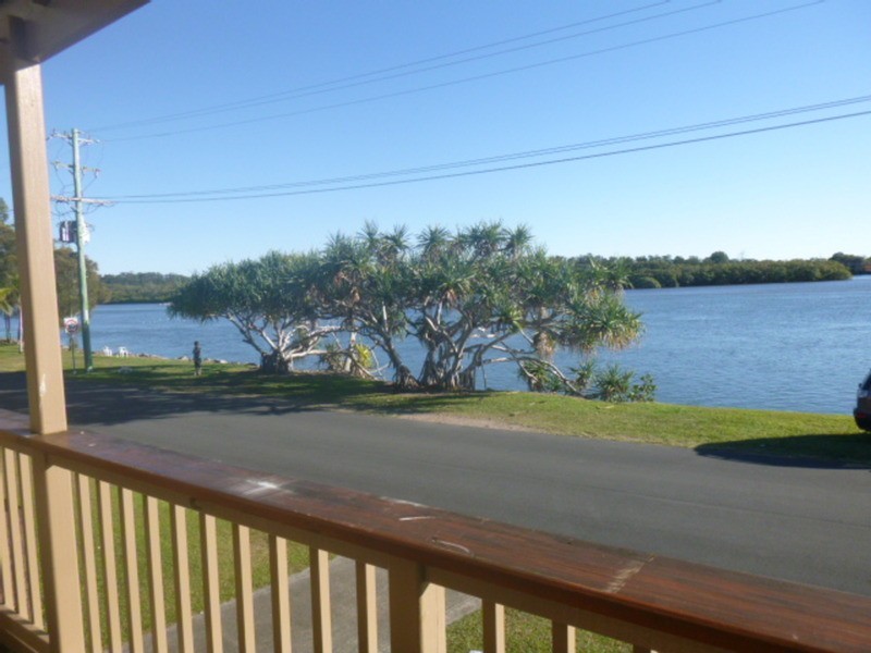 18 Philp Parade, Tweed Heads South NSW 2486