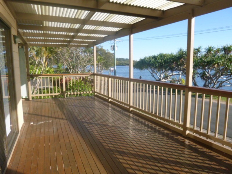 18 Philp Parade, Tweed Heads South NSW 2486