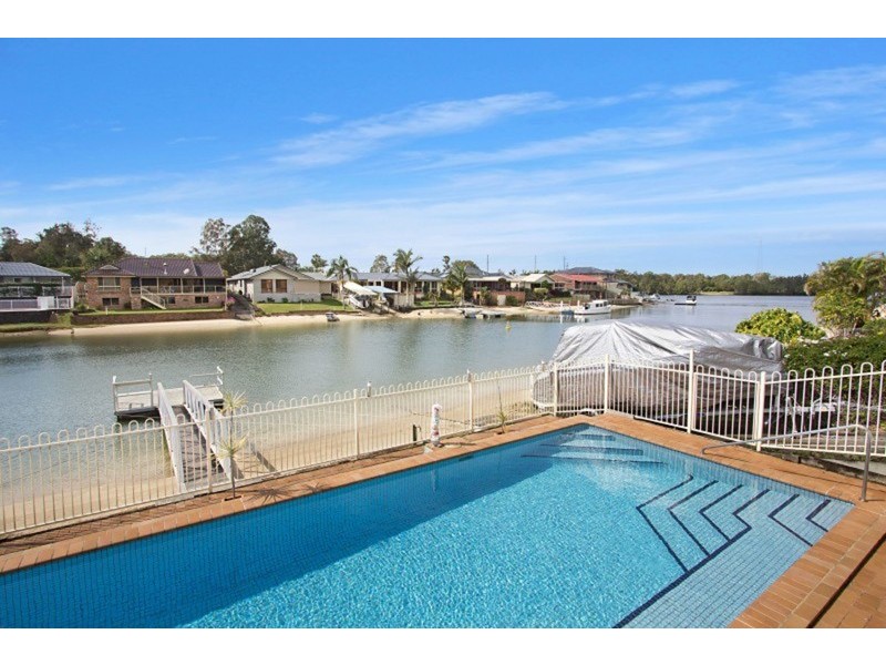 5 Captains Way, Banora Point NSW 2486