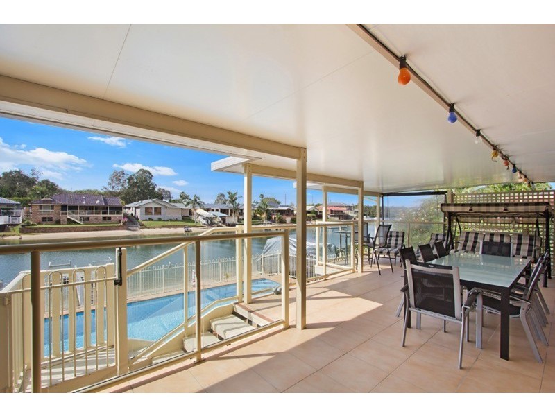 5 Captains Way, Banora Point NSW 2486