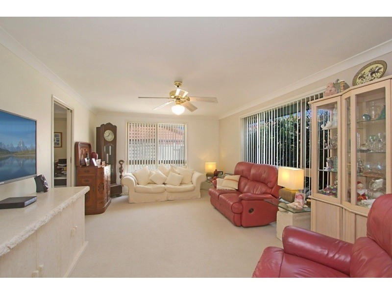 5 Captains Way, Banora Point NSW 2486