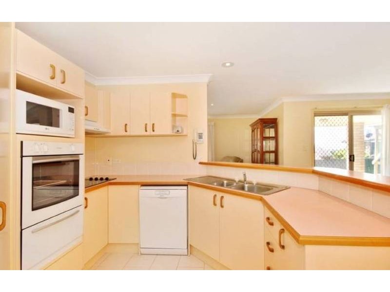 2 Bonny Glen Place, Banora Point NSW 2486