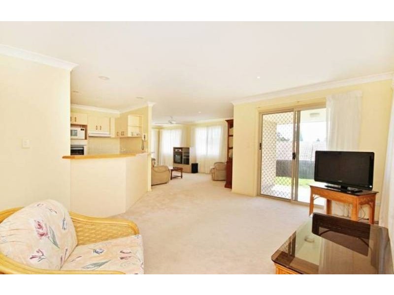 2 Bonny Glen Place, Banora Point NSW 2486
