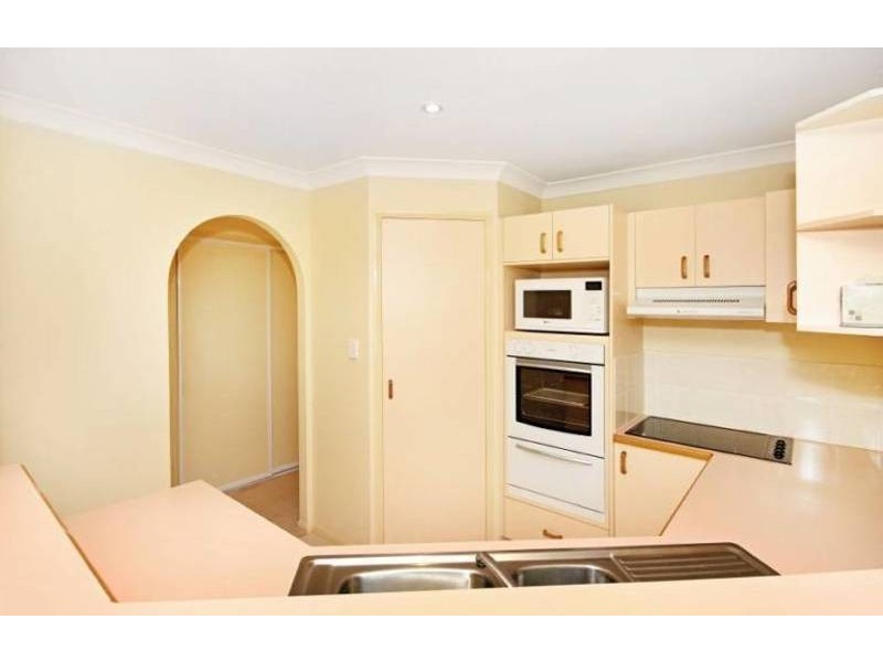 2 Bonny Glen Place, Banora Point NSW 2486