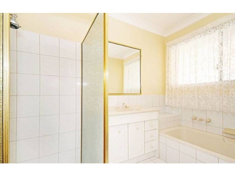 2 Bonny Glen Place, Banora Point NSW 2486