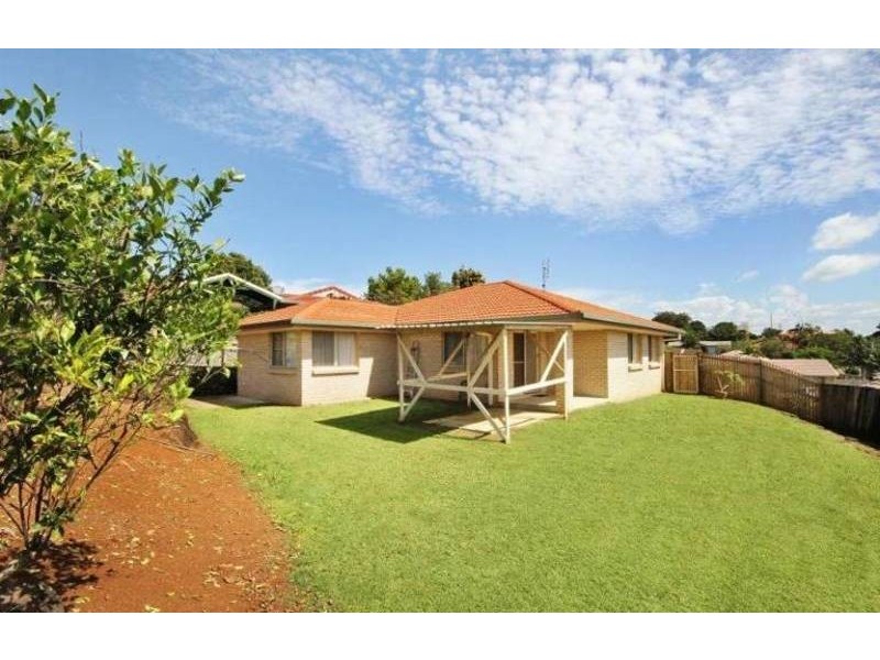 2 Bonny Glen Place, Banora Point NSW 2486