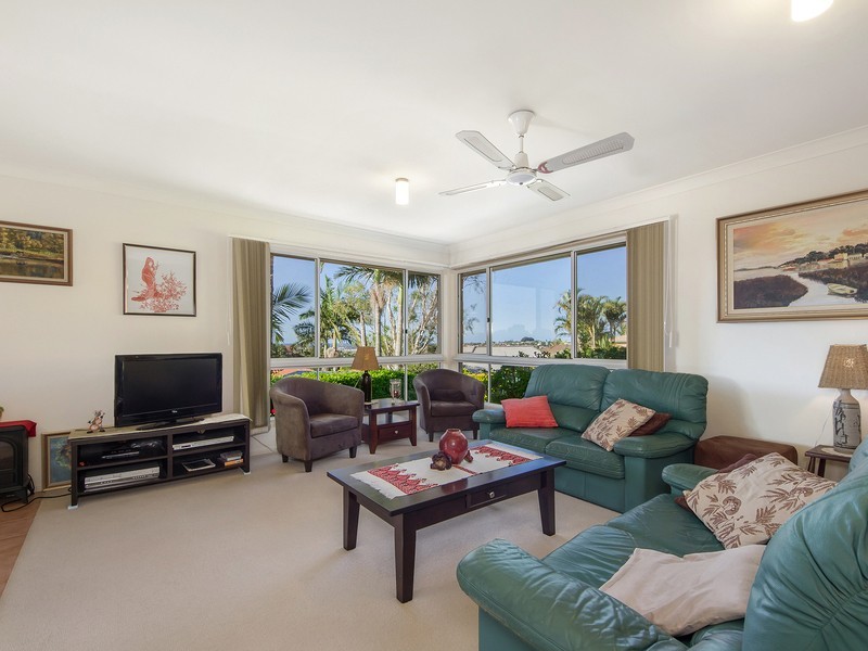 1/8 Lochlomond Drive, Banora Point NSW 2486