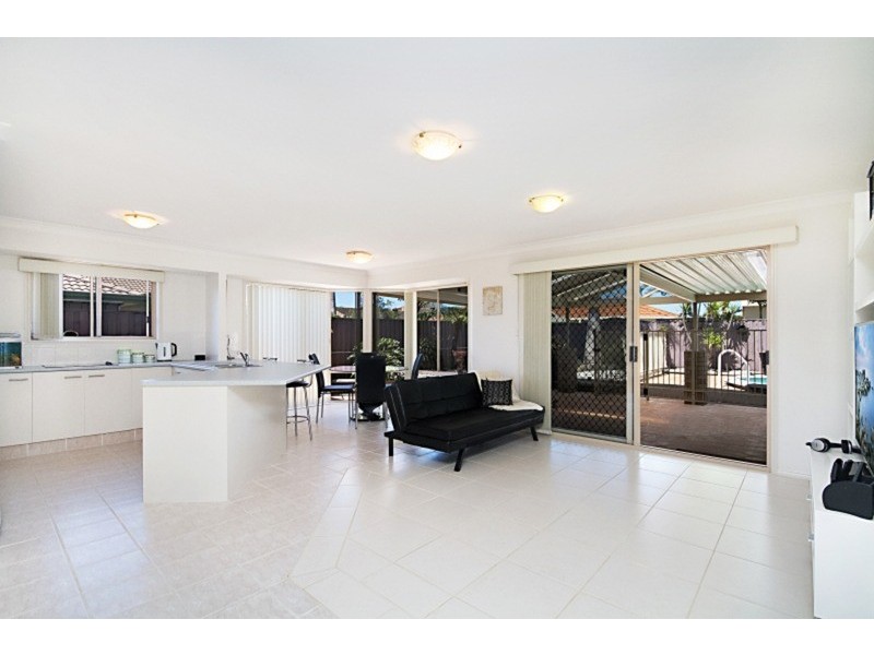 42 Avondale  Drive, Banora Point NSW 2486