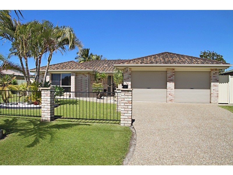 42 Avondale  Drive, Banora Point NSW 2486