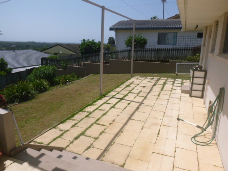 27 Laura  Street, Banora Point NSW 2486