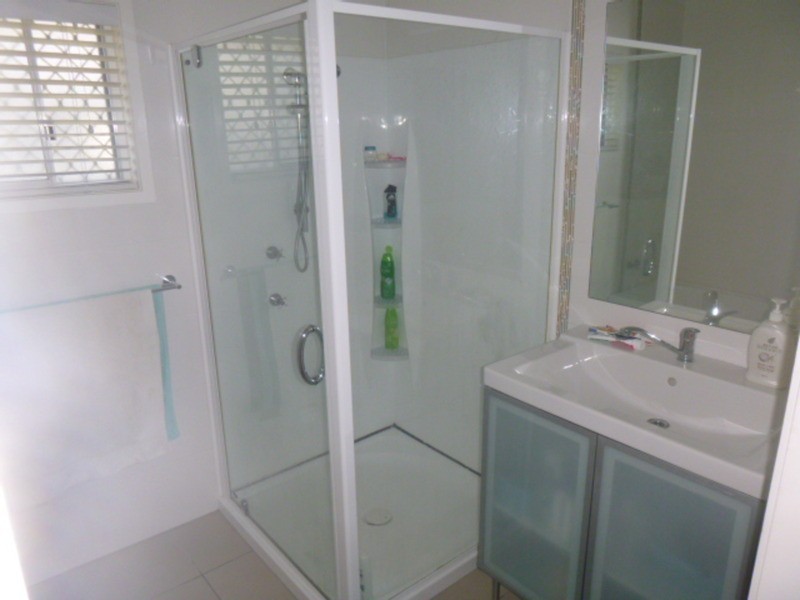 27 Laura  Street, Banora Point NSW 2486