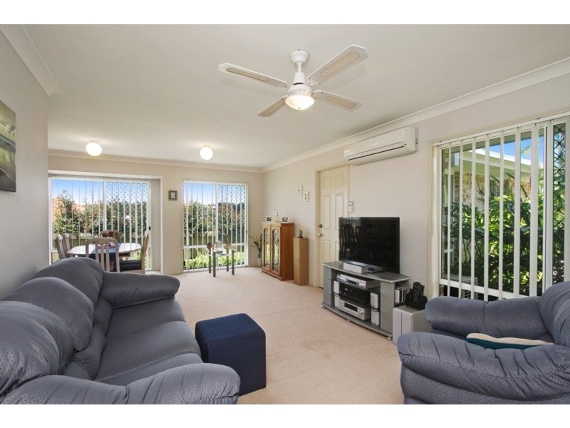 2 Cashel Crescent, Banora Point NSW 2486