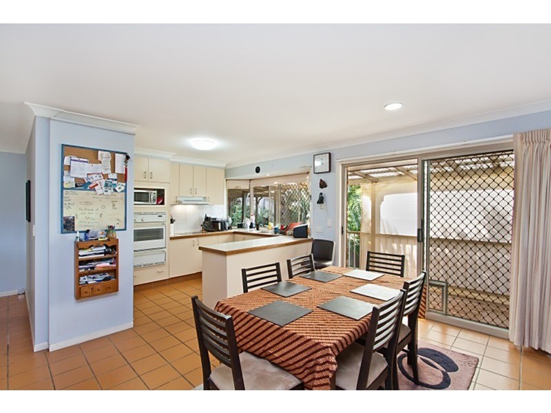 89 Bimbadeen  Avenue, Banora Point NSW 2486