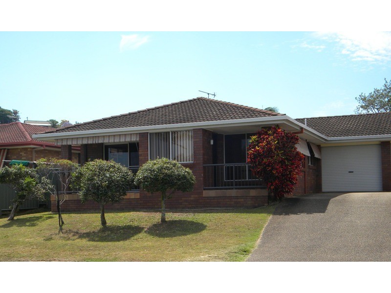 2/1 Gleneagles  Place, Banora Point NSW 2486