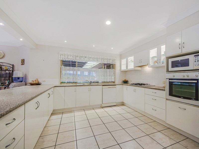 4 Kintyre Crescent, Banora Point NSW 2486