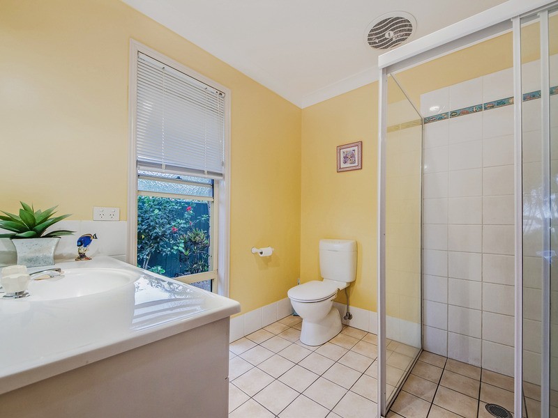 4 Kintyre Crescent, Banora Point NSW 2486