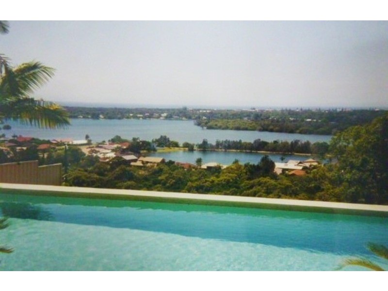 10 Bluehaze Crescent, Banora Point NSW 2486