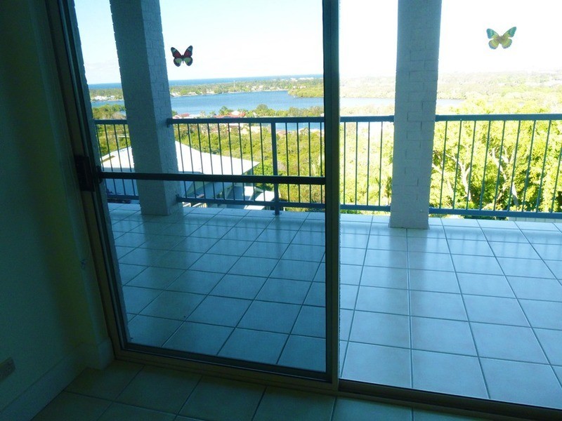 10 Bluehaze Crescent, Banora Point NSW 2486
