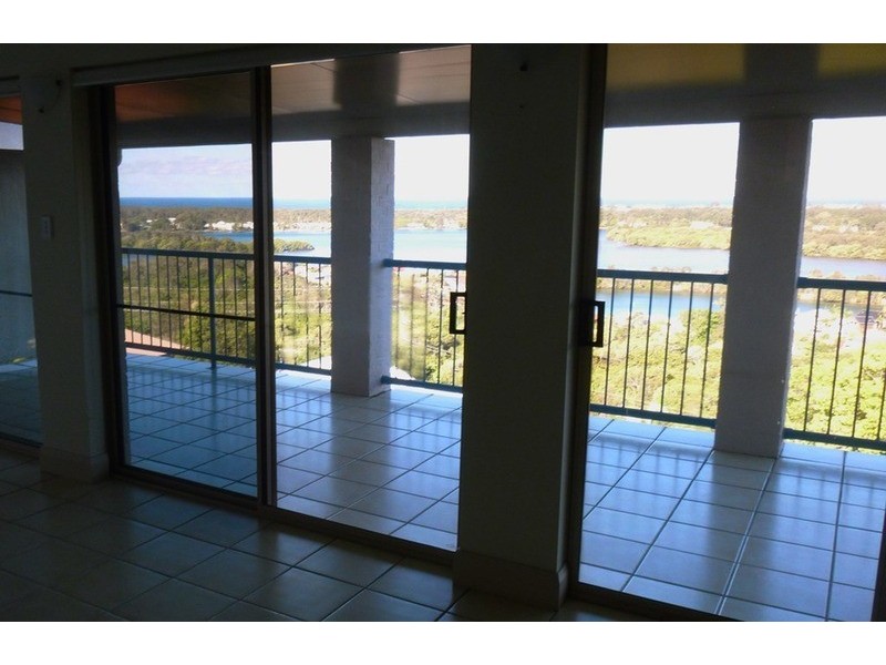 10 Bluehaze Crescent, Banora Point NSW 2486