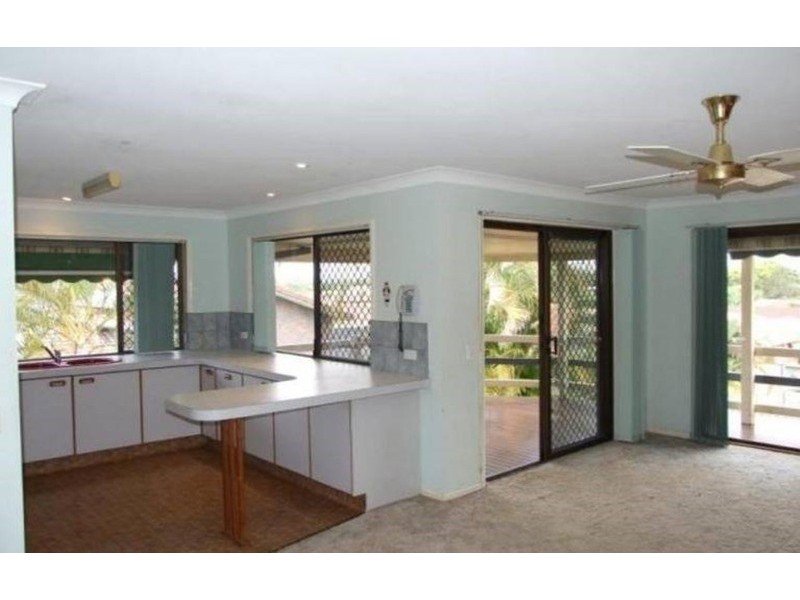 2/8 Mariners  Crescent, Banora Point NSW 2486