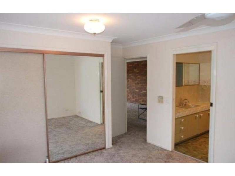 2/8 Mariners  Crescent, Banora Point NSW 2486