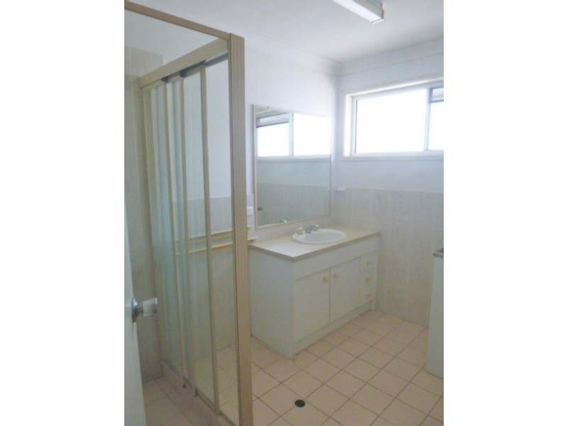 19a Oyster Point Road, Banora Point NSW 2486