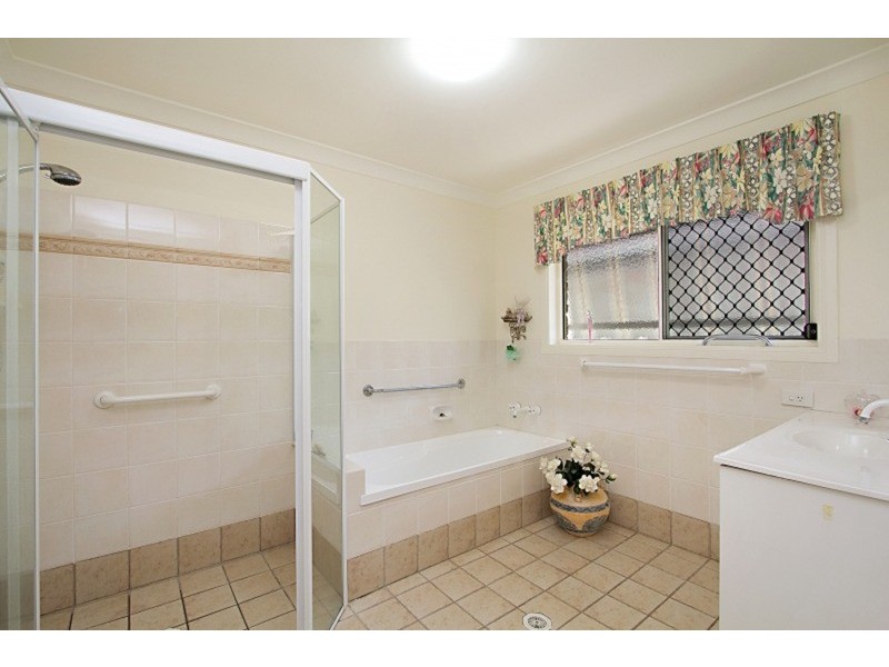 11 Kimberley Circuit, Banora Point NSW 2486
