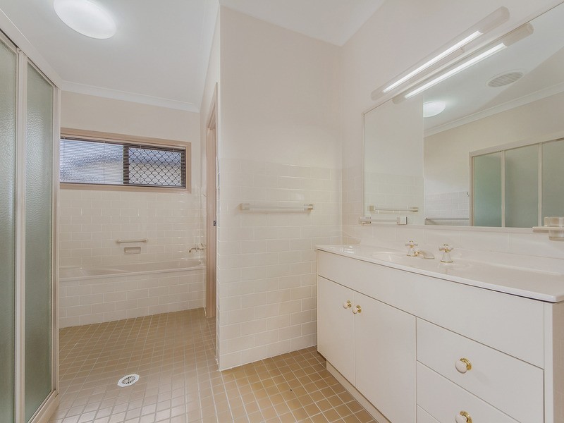 6 Kimberley Circuit, Banora Point NSW 2486