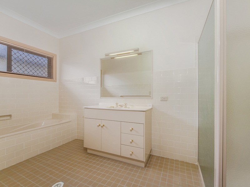 6 Kimberley Circuit, Banora Point NSW 2486