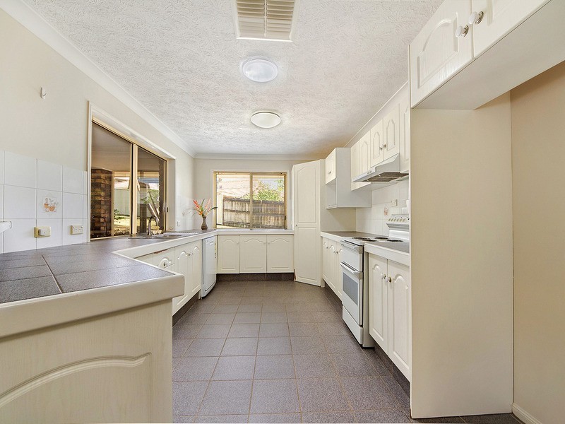 27 Oakland Parade, Banora Point NSW 2486