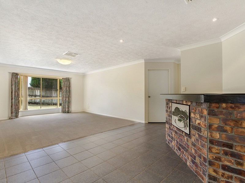 27 Oakland Parade, Banora Point NSW 2486