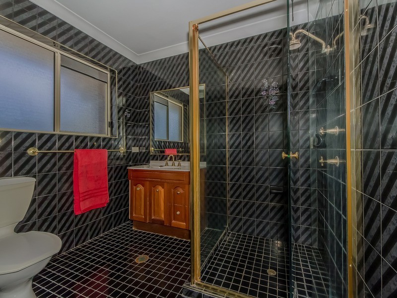 27 Oakland Parade, Banora Point NSW 2486