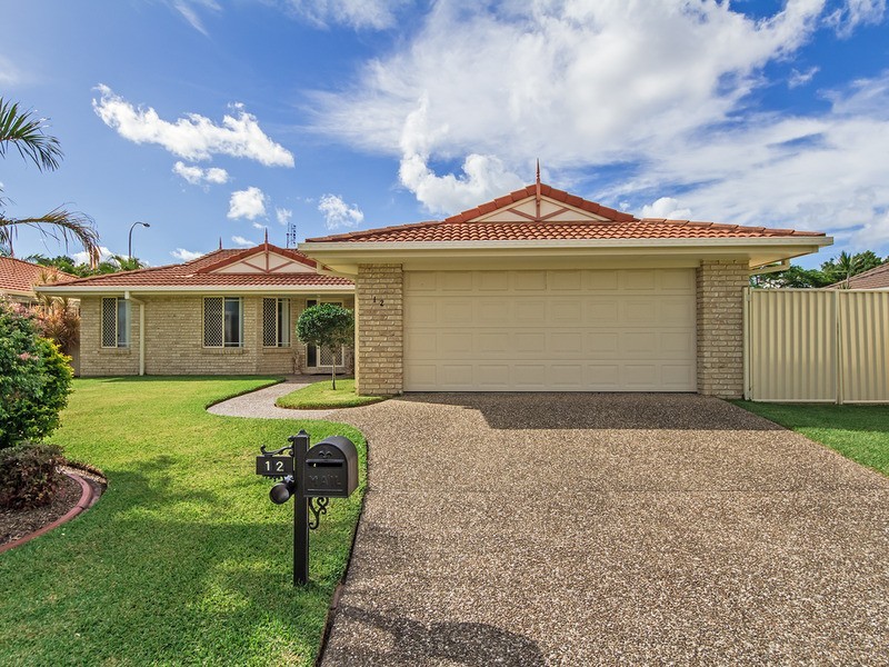12 Riversdale Boulevard, Banora Point NSW 2486