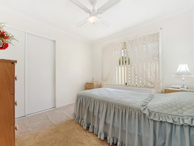 12 Riversdale Boulevard, Banora Point NSW 2486