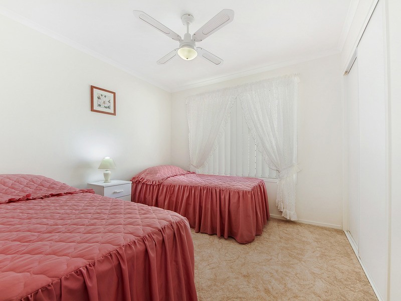 12 Riversdale Boulevard, Banora Point NSW 2486