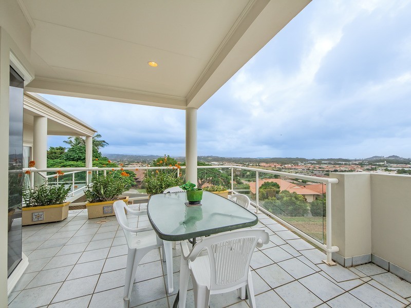 40 Castlecrag Avenue, Banora Point NSW 2486