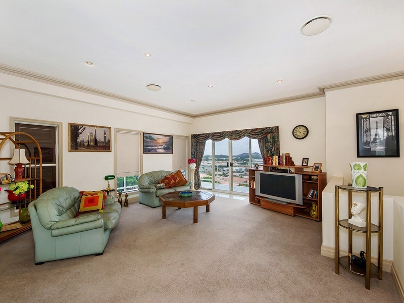 40 Castlecrag Avenue, Banora Point NSW 2486