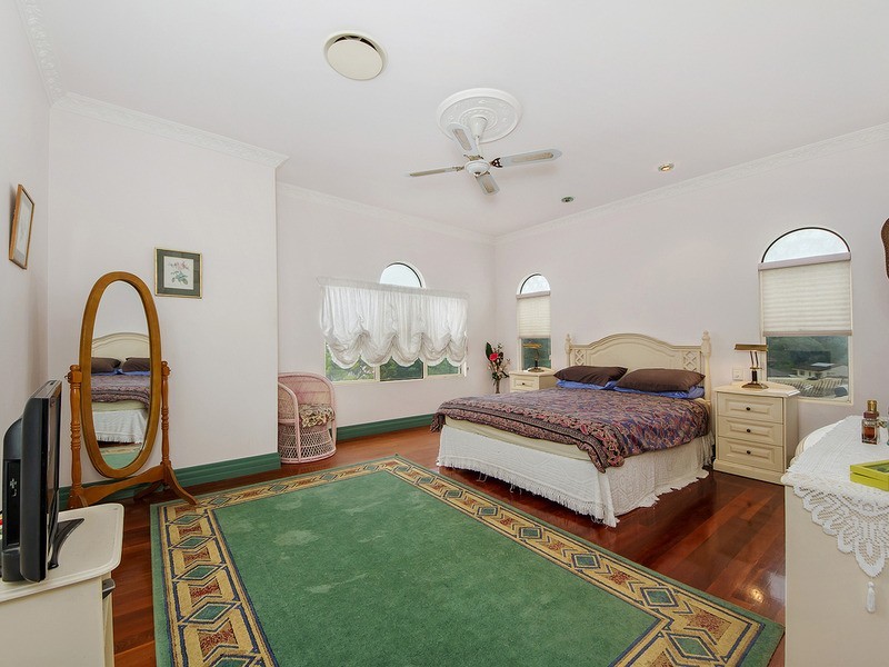 40 Castlecrag Avenue, Banora Point NSW 2486