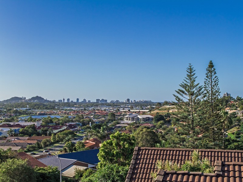 40 Castlecrag Avenue, Banora Point NSW 2486