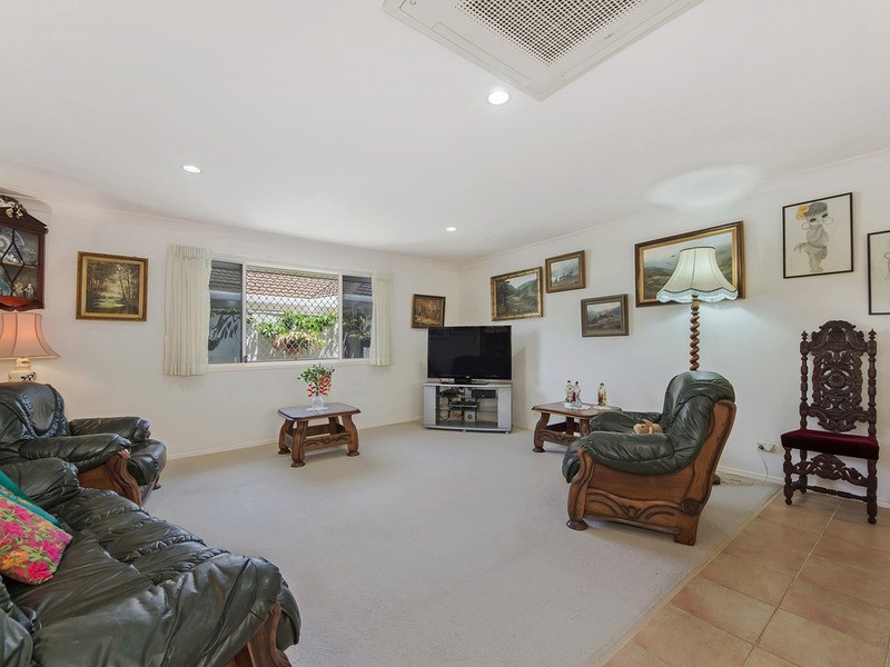 54 Winders Place, Banora Point NSW 2486