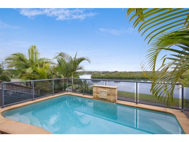 41 Bimbadeen Avenue, Banora Point NSW 2486