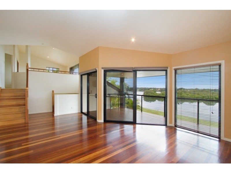 41 Bimbadeen Avenue, Banora Point NSW 2486