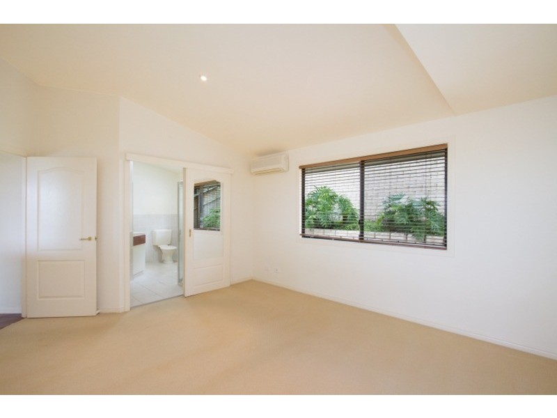 41 Bimbadeen Avenue, Banora Point NSW 2486